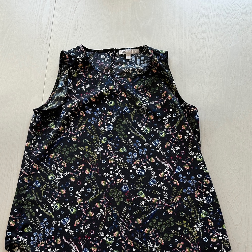 DR2 Black Floral Sleeveless Blouse